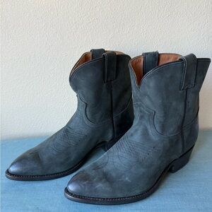 Frye rugged booties sz 9 women’s - awesome color!